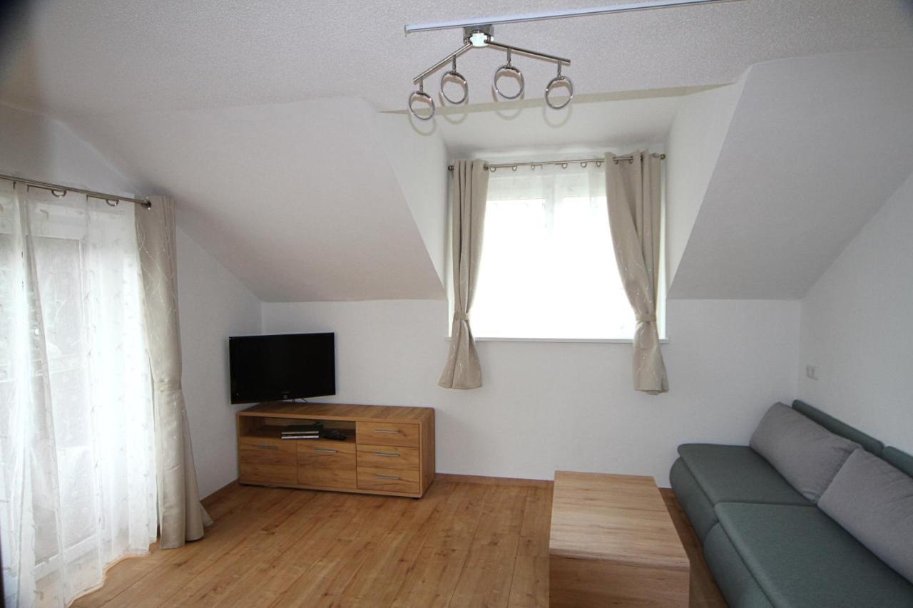 Ferienwohnung Brandstaetter ヴィンディッシュガルシュテン エクステリア 写真